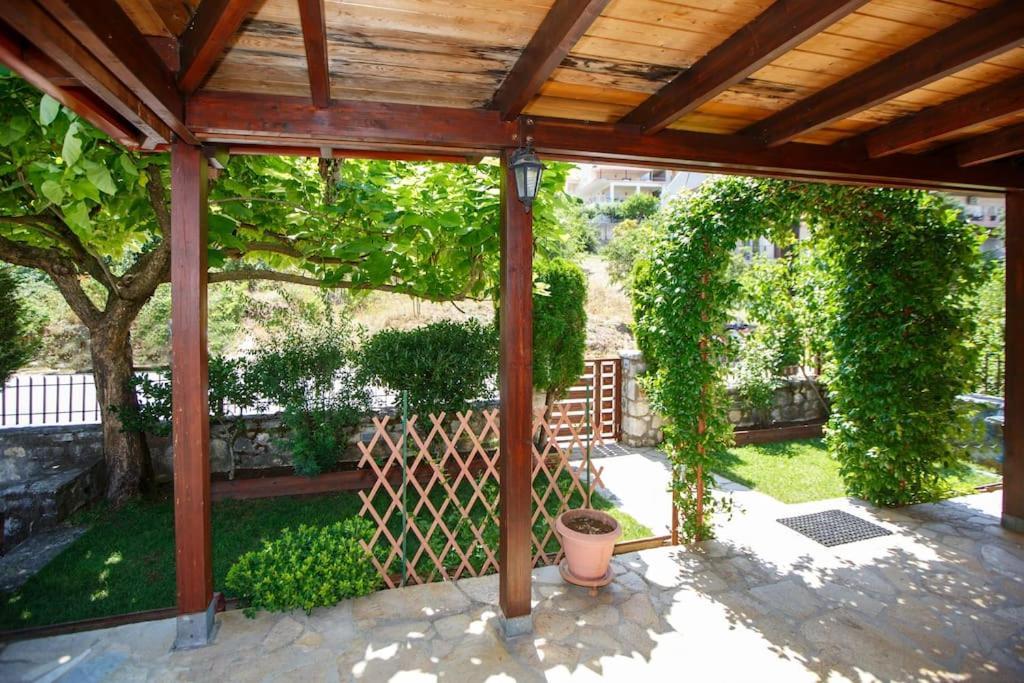 Wooden House In Ioannina Apartment Ngoại thất bức ảnh