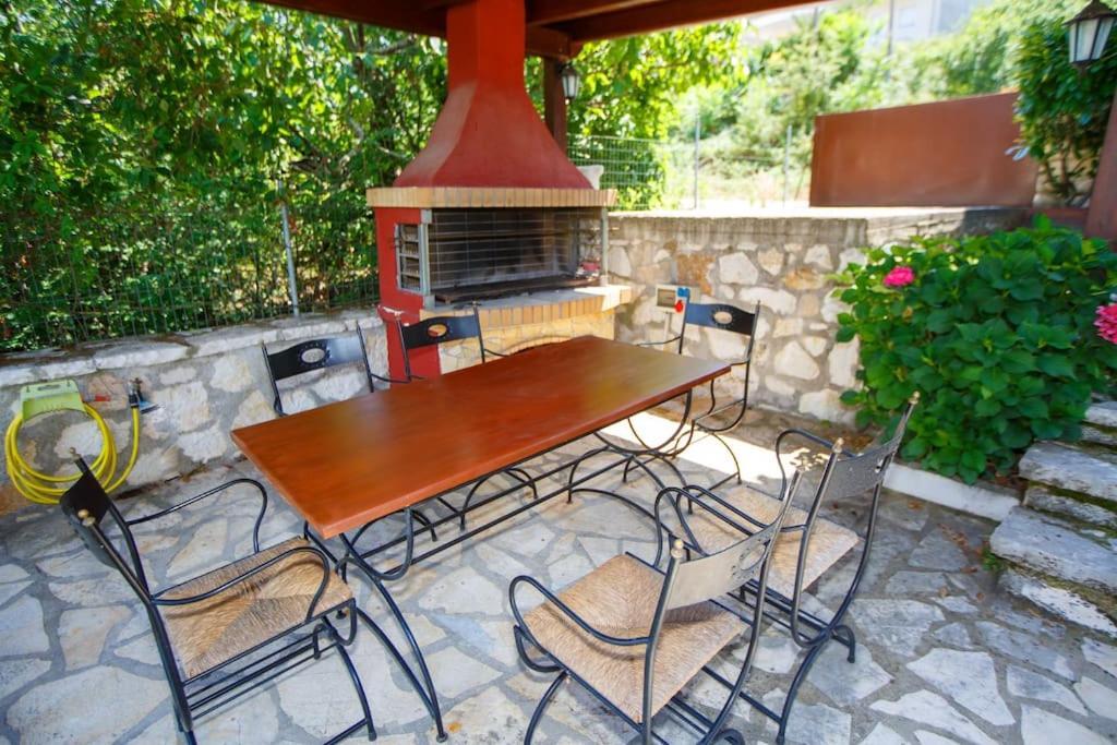 Wooden House In Ioannina Apartment Ngoại thất bức ảnh